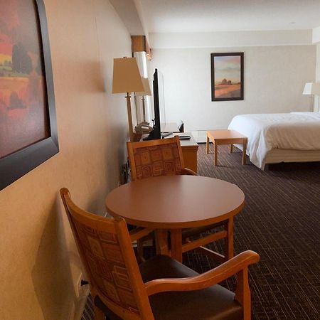 Westlock Inn & Conference Centre Bagian luar foto